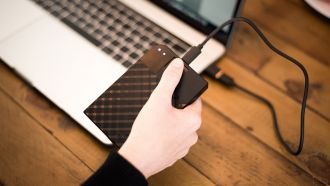 Verbatim Fingerprint Secure HDD: 2-TB-HDD mit 256-Bit-Verschlüsselung