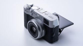 FUJIFILM X100V white background still 25