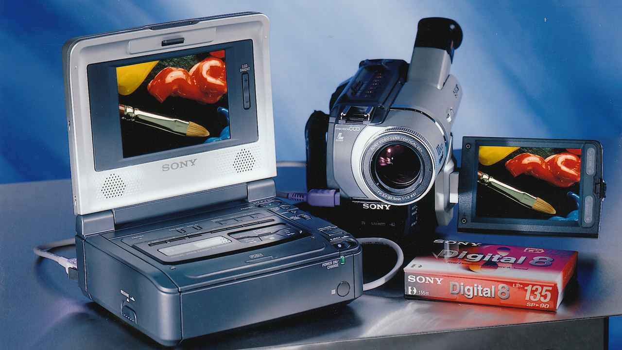 ANALOGoderDIGITAL Digital8 Tape Cam Walkman web
