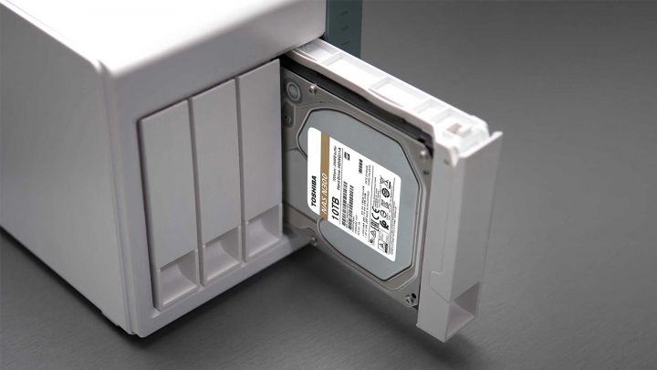 toshiba internal hard drive n300 Close up web