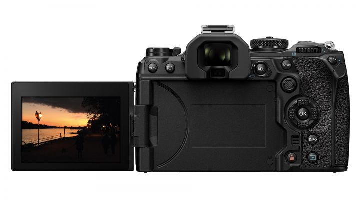 OM System OM 1 back web