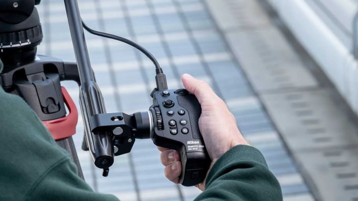 Nikon MC-N10: neuer Fernsteuerungshandgriff für Nikon-Kameras erleichtert das Filmen
