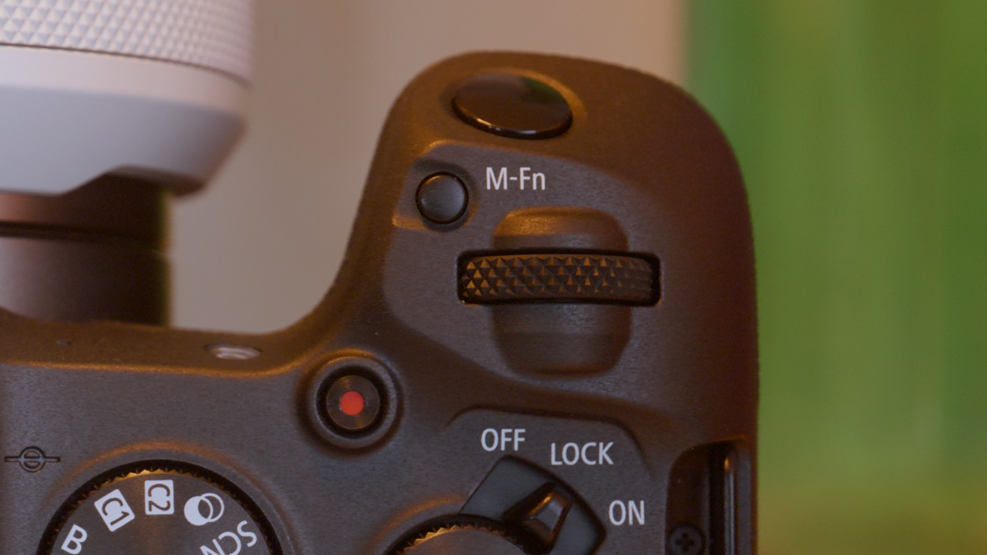 Canon R8 M Fn Taste