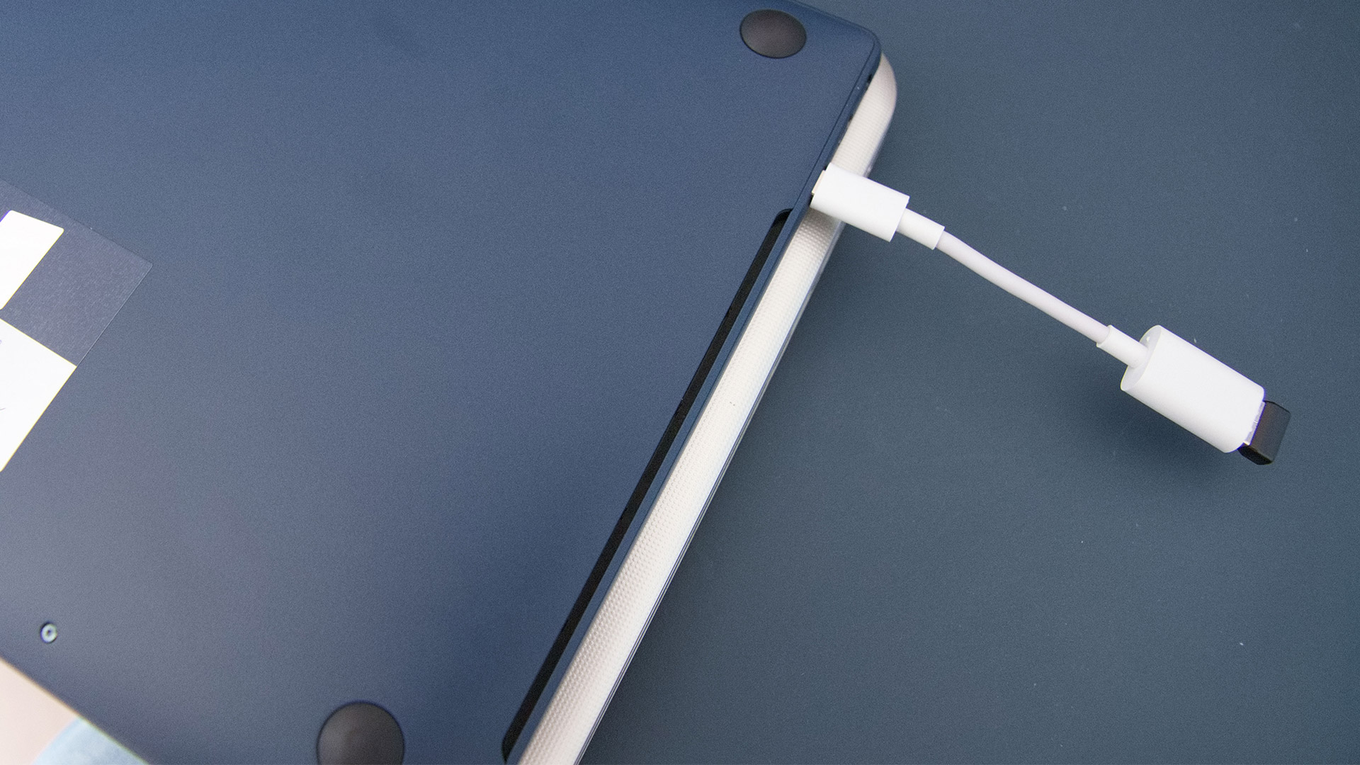 08 Huawei MateBook X Pro unten web