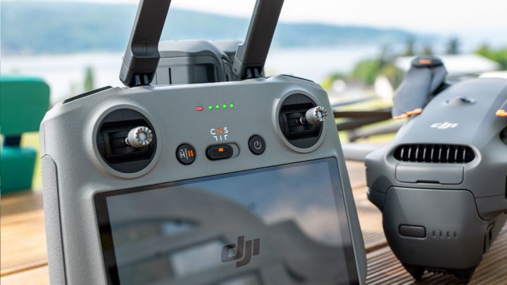 DJI Mavic 4 Pro RC2