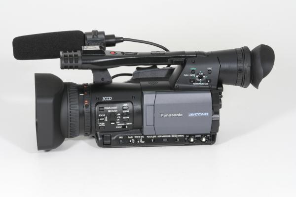 panasonic_ag_hmc151e.jpg
