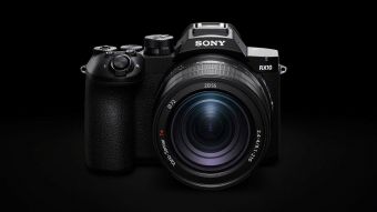 Sony RX10 V: All-in-One-Superzoom-Kamera
