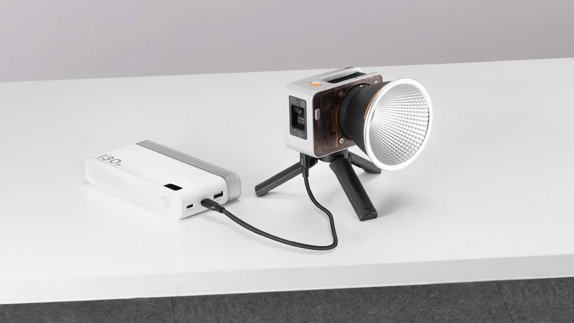 Zhiyun Molus 130 W Powerbank: Stromspeicher fu00fcr Videolicht
