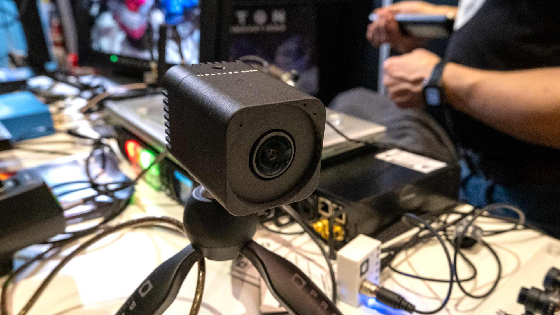 Proton Zoom: Mini-Broadcast-Kamera mit Zoomoptik