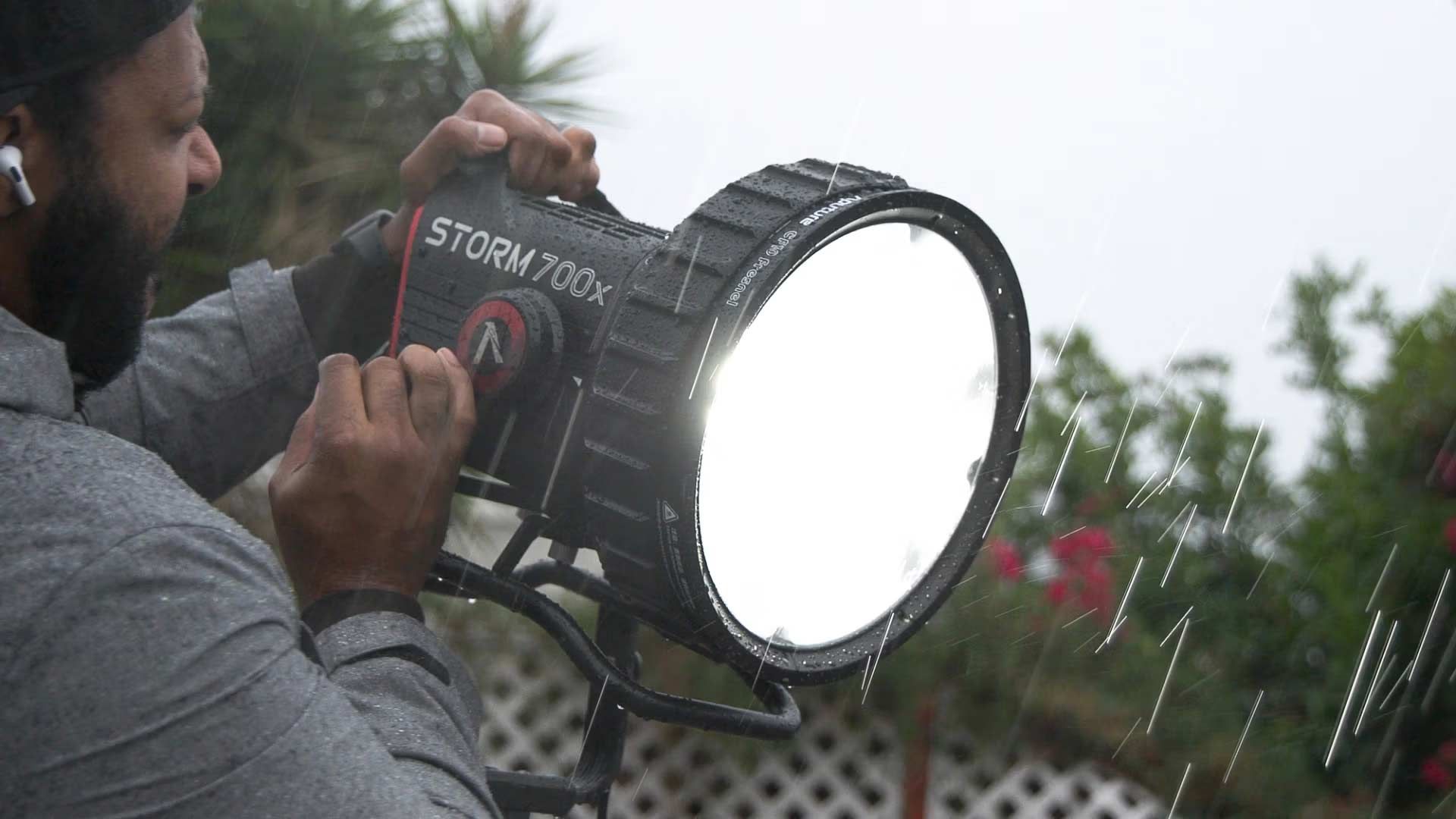 Aputure Storm 700x: 700 Watt-Leuchte für Außendrehs